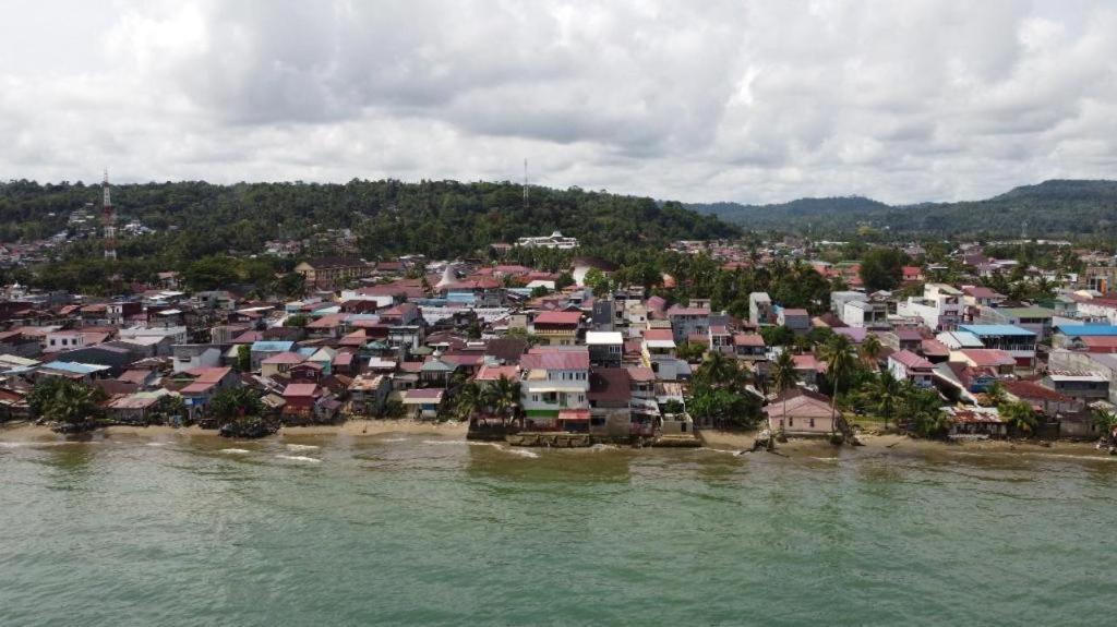 Nasional Hotel Gunungsitoli Dış mekan fotoğraf