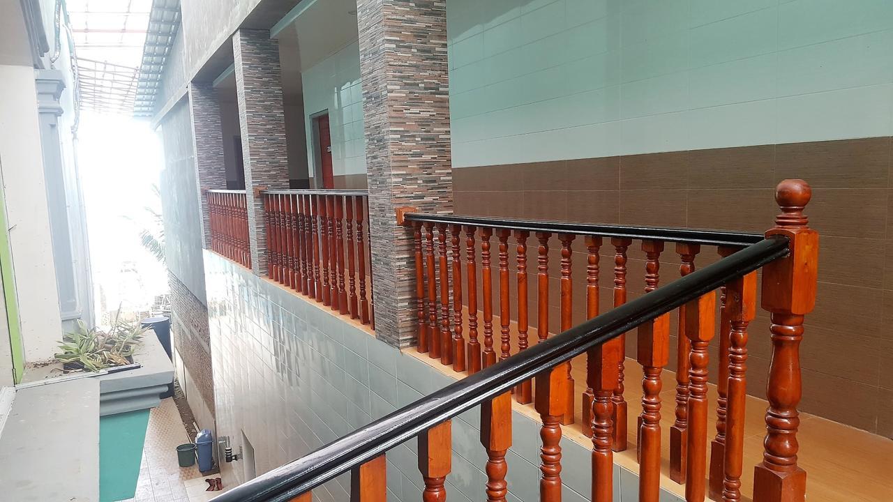 Nasional Hotel Gunungsitoli Dış mekan fotoğraf