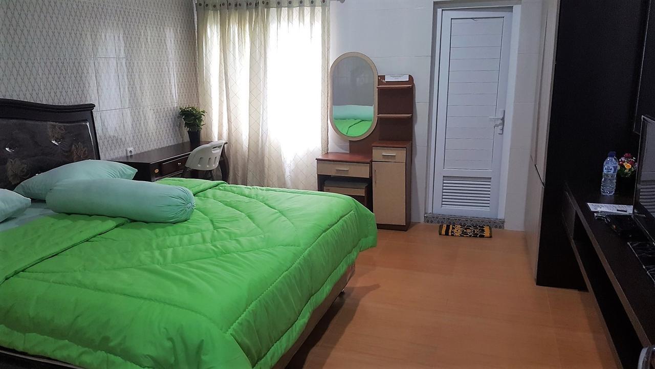 Nasional Hotel Gunungsitoli Dış mekan fotoğraf