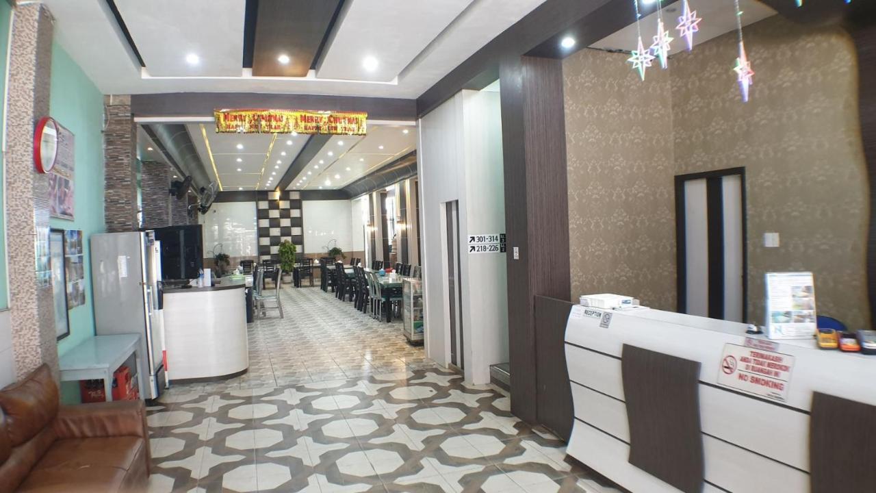 Nasional Hotel Gunungsitoli Dış mekan fotoğraf