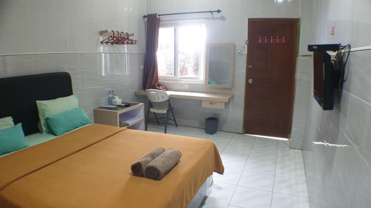 Nasional Hotel Gunungsitoli Dış mekan fotoğraf
