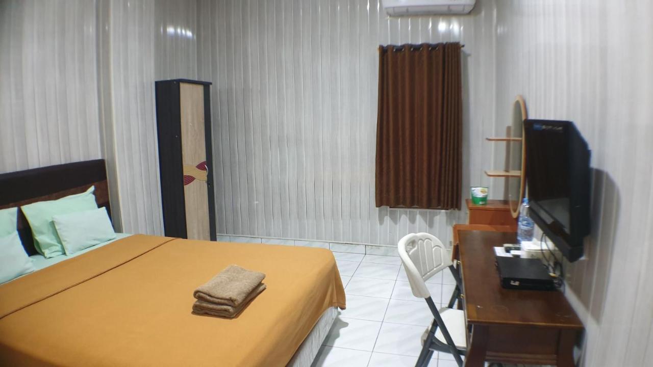 Nasional Hotel Gunungsitoli Dış mekan fotoğraf