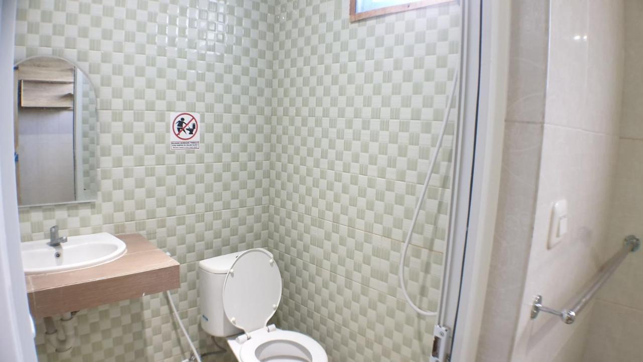 Nasional Hotel Gunungsitoli Dış mekan fotoğraf